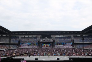 「AKB48　スーパーフェスティバル～日産スタジアム、小（ち）っちぇっ！小（ち）っちゃ くないし!!～」の様子