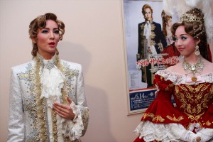 壮一帆、愛加あゆ、宝塚歌劇団雪組公演『ベルサイユのばら』－フェルゼン編－囲み取材の様子