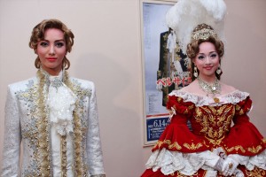 壮一帆、愛加あゆ、宝塚歌劇団雪組公演『ベルサイユのばら』－フェルゼン編－囲み取材の様子