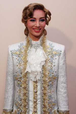 壮一帆、宝塚歌劇団雪組公演『ベルサイユのばら』－フェルゼン編－囲み取材の様子