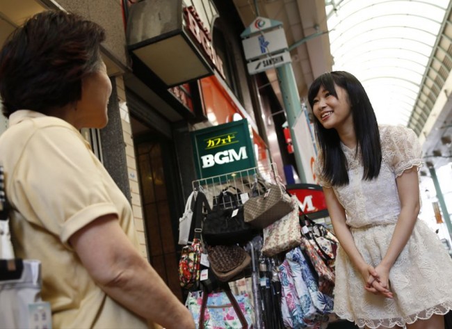 さしこ、故郷の大分市に凱旋訪問（荷揚町小学校をサプライズ訪問）