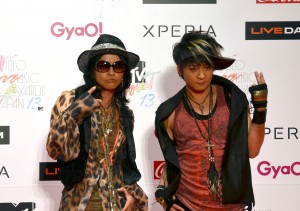 VAMPS、『MTV VIDEO MUSIC AWARDS JAPAN 2013』レッドカーペット