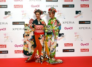 AMIAYA、『MTV VIDEO MUSIC AWARDS JAPAN 2013』レッドカーペット