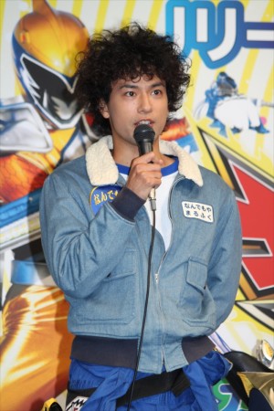 『劇場版　獣電戦隊キョウリュウジャー』×Jリーグ コラボ発表会見