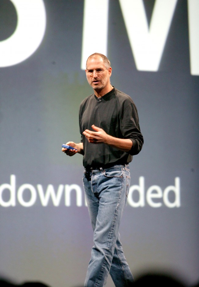 スティーブ・ジョブズ、STEVE JOBS、June 15, 2004 - London, England, United Kingdom - Apple CEO STEVE JOBS