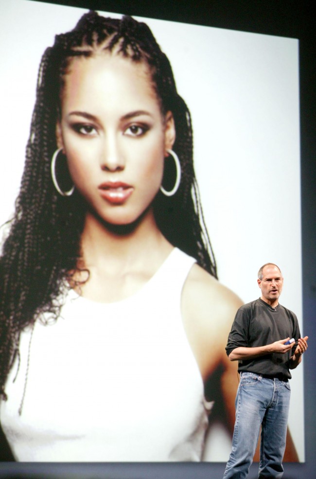 スティーブ・ジョブズ、STEVE JOBS、June 15, 2004 - London, England, United Kingdom - Apple CEO STEVE JOBS