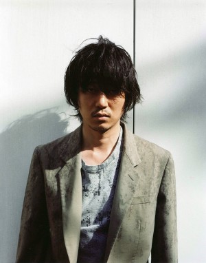 『たべるダケ』に出演する新井浩文