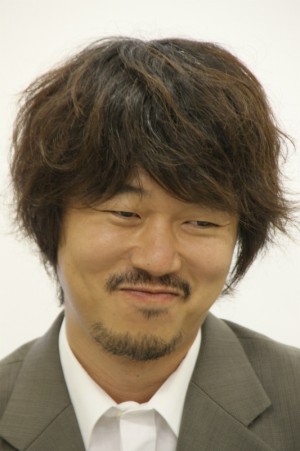 ドラマ『たべるダケ』取材会に出席した、新井浩文