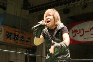 『劇場版銀魂完結篇』×『劇場版トリコ』公開記念スペシャルタッグマッチ会見イベント（串田アキラ、熱唱）