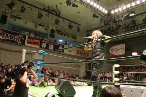 『劇場版銀魂完結篇』×『劇場版トリコ』公開記念スペシャルタッグマッチ会見イベント（串田アキラ、熱唱）