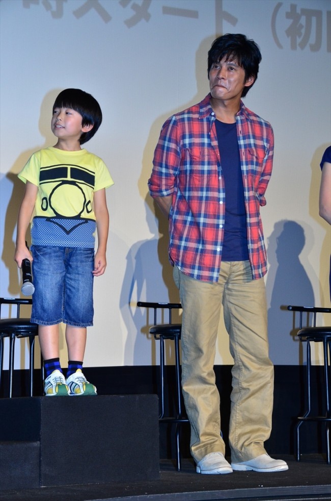 ドラマ『oh，My Dad!!』完成披露試写会（左から田中奏生、織田裕二）