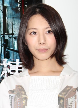 夏帆、『悪霊病棟』合同取材にて