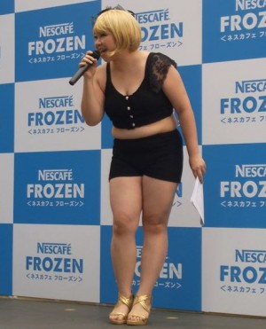 「ネスカフェ フローズン」PRイベントに出席したDやしろ優