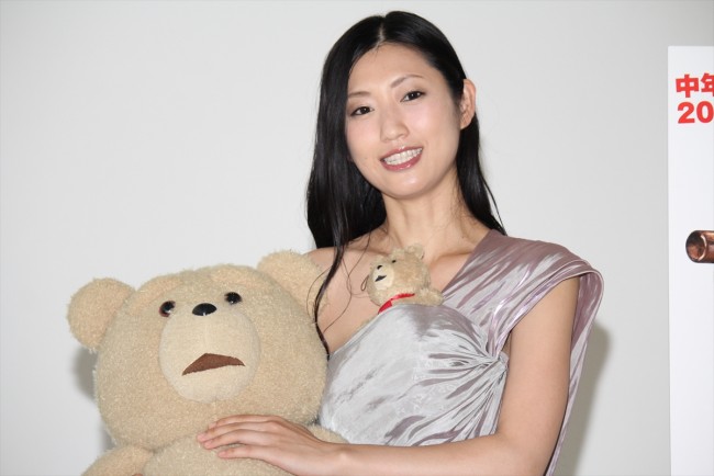壇蜜が『テッド』CM収録後、囲み取材に登場