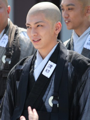 『ぶっせん』記者会見にて、渡辺由紀役の鍵本輝（Lead）