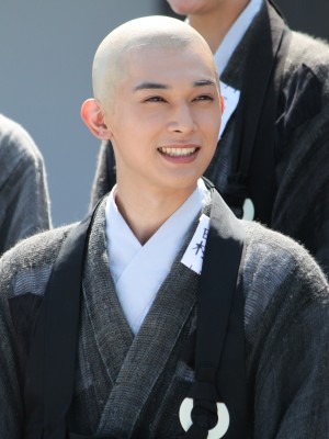 『ぶっせん』記者会見にて、田村正助役の吉沢亮