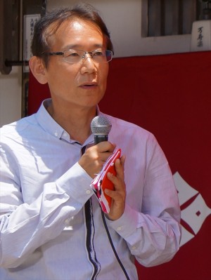 『舞妓はレディ』製作発表会見に登場した、周防正行監督