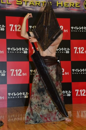 『サイレントヒル：リベレーション3D』イベントに登場したなかやまきんに君