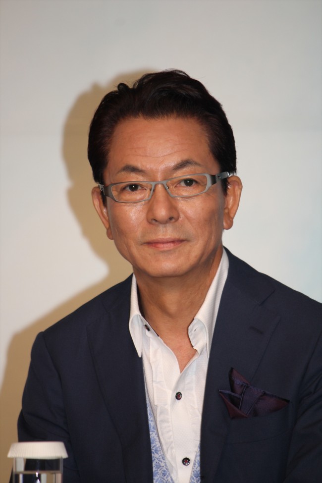 『少年H』完成報告会見に登場した水谷豊
