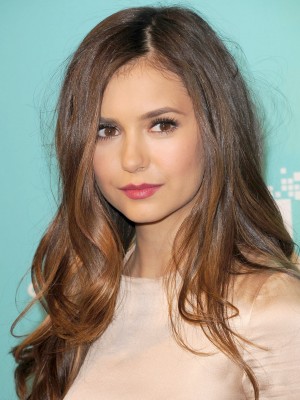 ニーナ・ドブレフ：「打ちのめされたわ。ニュースを聞いてショック。悲しみに包まれてる。コーリーのご家族とご友人に祈りを捧げます。悲しみに向き合う彼らをそっとしておいてあげましょう。」