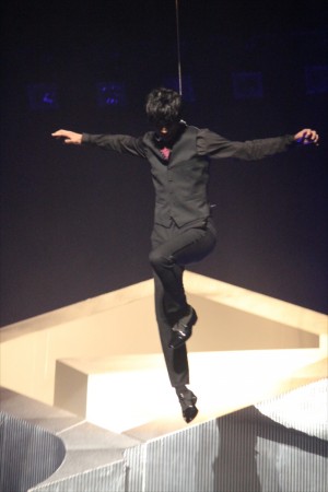 『ガッチャマン』舞台挨拶で華麗に飛んだ松坂桃李