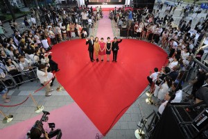 （左から）D‐LITE、戸田恵梨香、多部未華子、真木よう子、廣木監督、UULAドラマ『I LOVE YOU』イベントに登場