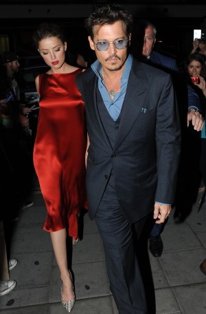 ロンドンでディナーデートに出掛けるジョニデとアンバー