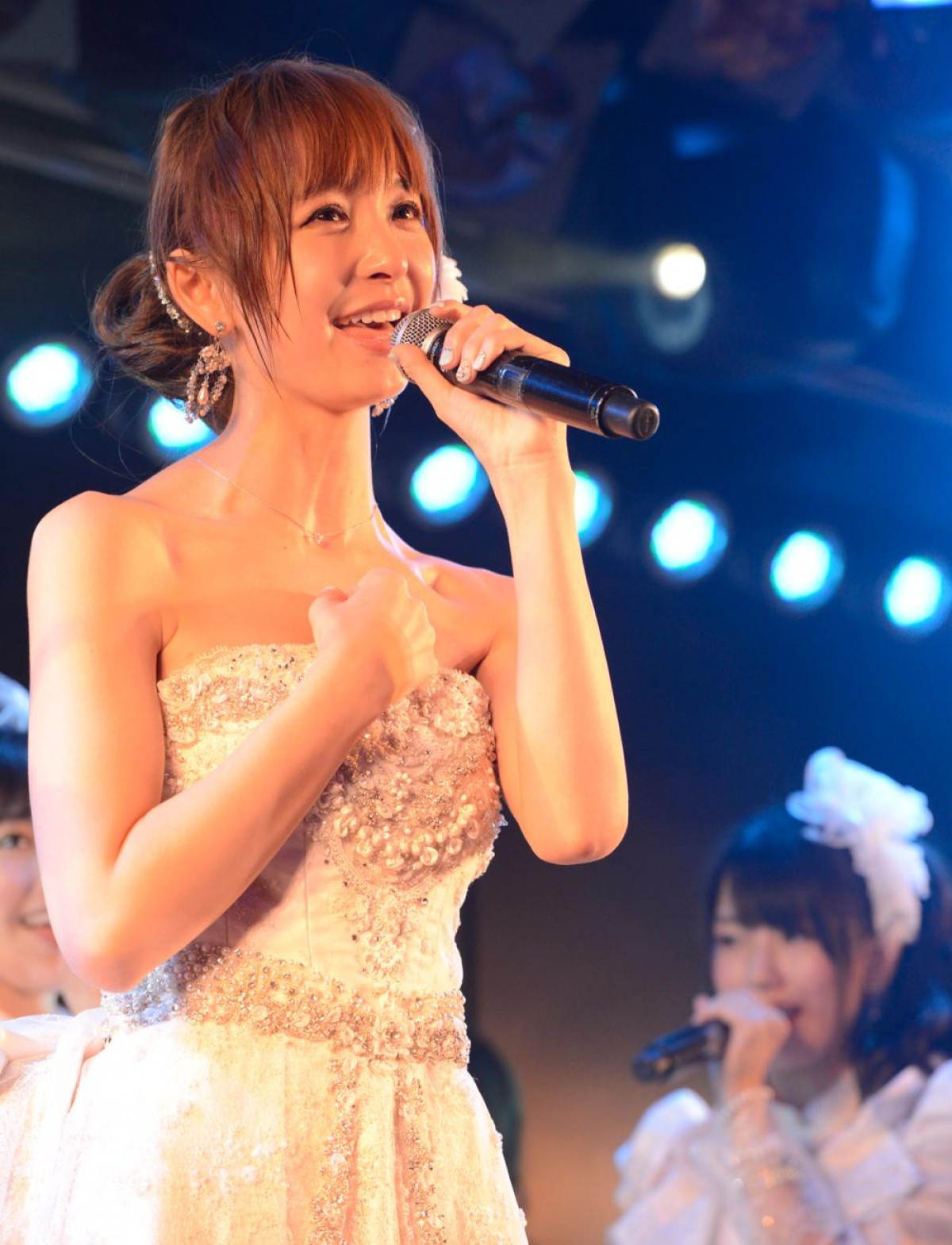 篠田麻里子がakb48を卒業 7年半の活動に終止符 13年7月23日 エンタメ ニュース クランクイン 篠田麻里子がakb48を卒業 7年半の活動に終止符 13年7月23日 エンタメ ニュース クランクイン