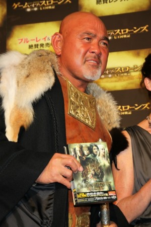 『ゲーム・オブ・スローンズ』プレミア試写会に登場した、武藤敬司
