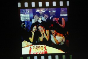 AKB48板野友美、『1％』発売記念イベントの様子