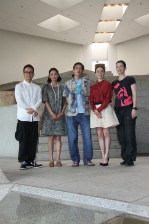 舞台『iSAMU』制作発表、（左から）宮本亜門、小島聖、窪塚洋介、美波、ジュリー・ドレフュス