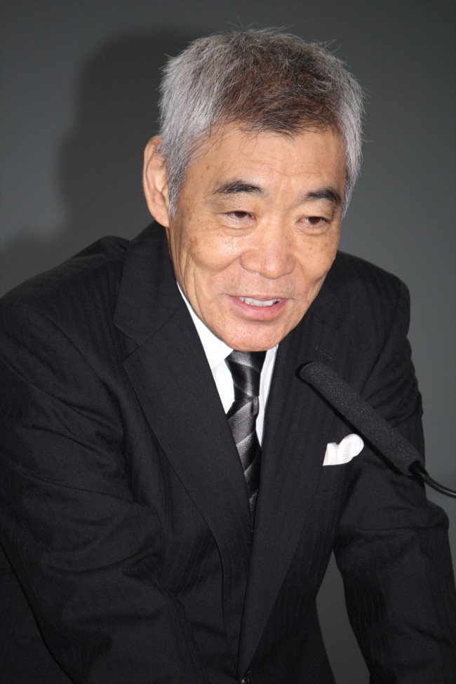 『許されざる者』完成報告記者会見に登場した柄本明