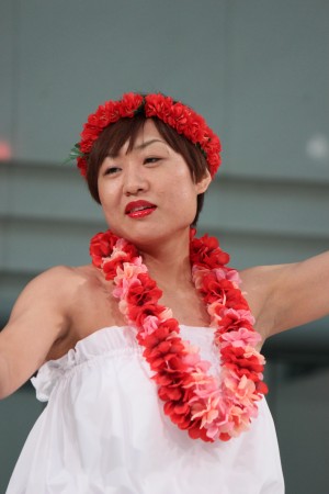 南海キャンディーズの山崎静代こと、しずちゃんが7年ぶりにフラダンスを披露