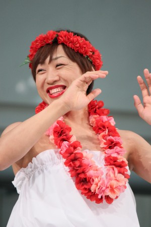 南海キャンディーズの山崎静代こと、しずちゃんが7年ぶりにフラダンスを披露