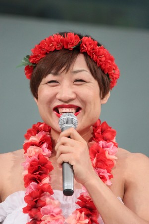 南海キャンディーズの山崎静代こと、しずちゃんが7年ぶりにフラダンスを披露