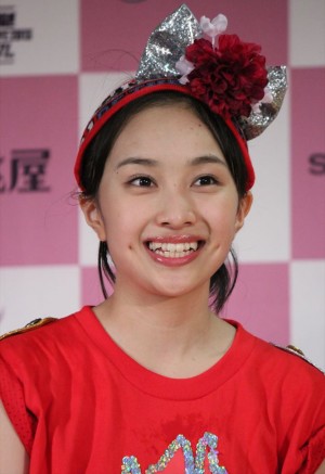 横浜日産スタジアムライブで6万人を集めたももいろクローバーZ・百田夏菜子