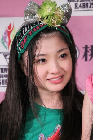 横浜日産スタジアムライブで6万人を集めたももいろクローバーZ・有安杏果