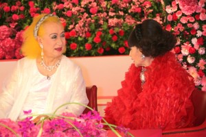 真夏の幽霊!? 美輪明宏と黒柳徹子ツーショット