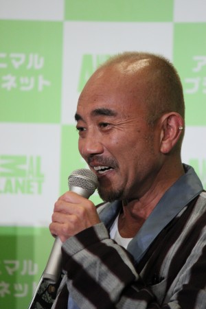 『ノース・アメリカ』のナレーションを担当した竹中直人