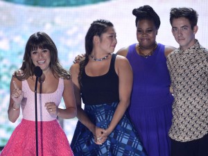 「コメディ・ドラマ女優賞」に輝いたリー・ミシェルも笑顔でスピーチ