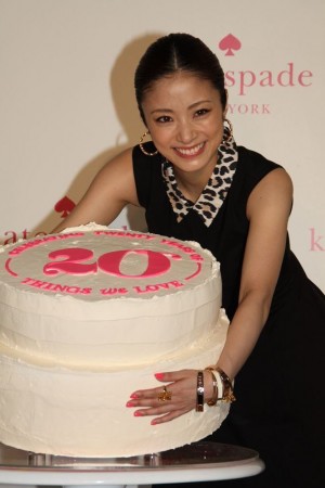 「ケイト・スペード　ニューヨーク」20周年を上戸彩も祝福