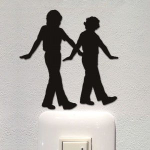 ウォールステッカー 「エンディングポーズ」スイッチパネルの上でCOWCOWネタ終了！