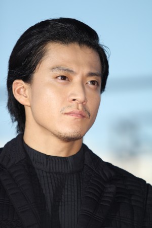 小栗旬、『キャプテンハーロック』レッドカーペットイベント