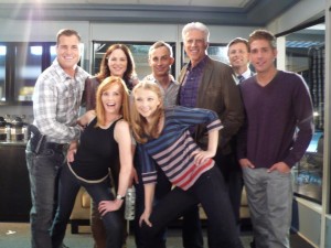 懐かしのメンバーと『CSI』現場復帰の記念写真