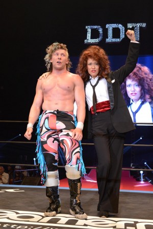 『DDT万博 ～プロレスの進歩と調和～』に特別リングアナとしてLiLiCoも登場