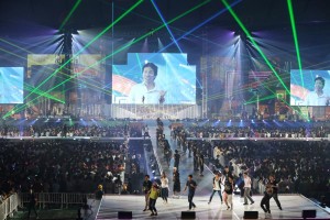 AKB48 東京ドーム2日目公演の模様