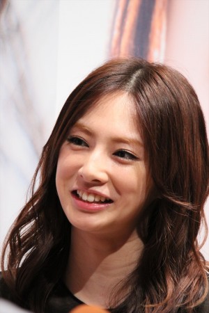 北川景子、写真集『27』発売記念の握手会にて