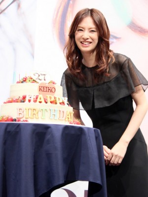 北川景子、写真集『27』発売記念の握手会にて