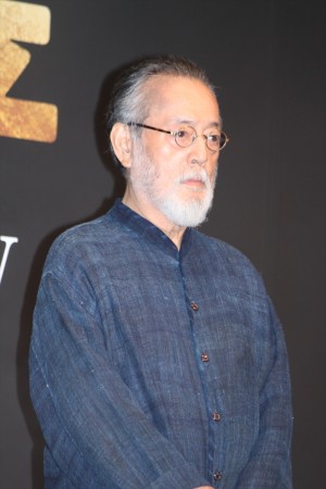 『人類資金』完成報告会見に出席した仲代達矢