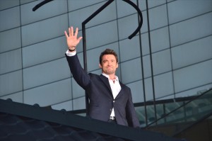 『ウルヴァリン：SAMURAI』レッドカーペットイベントに登場した、ヒュー・ジャックマン